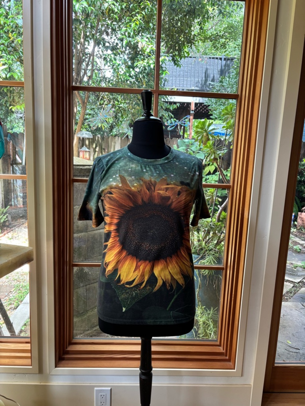 Sunflower Graphic Tee - Bold Yellow & Green Floral Print